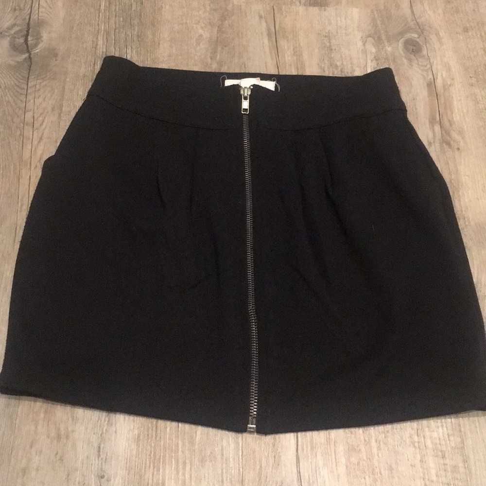 5/$25 Forever 21 Zippered Mini Skirt